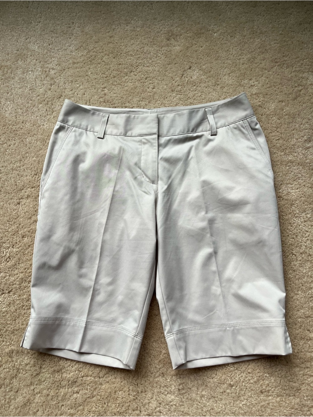 ⭐️ Adidas Women's Light Beige Golf Athletic Chino Shorts - Size 8 - VGUC